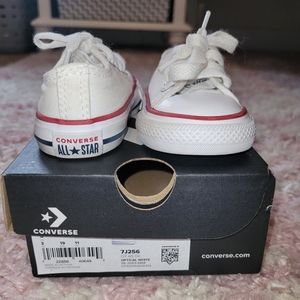 Infant Converse size 3c white low